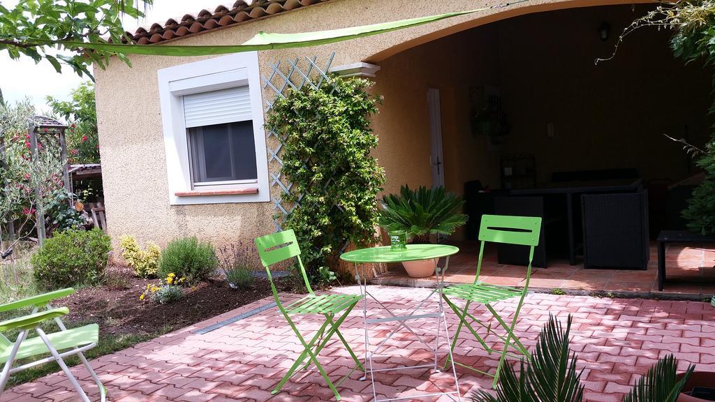 Petit Studio Au Calme Villa La Crau Eksteriør billede