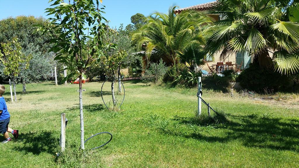 Petit Studio Au Calme Villa La Crau Eksteriør billede